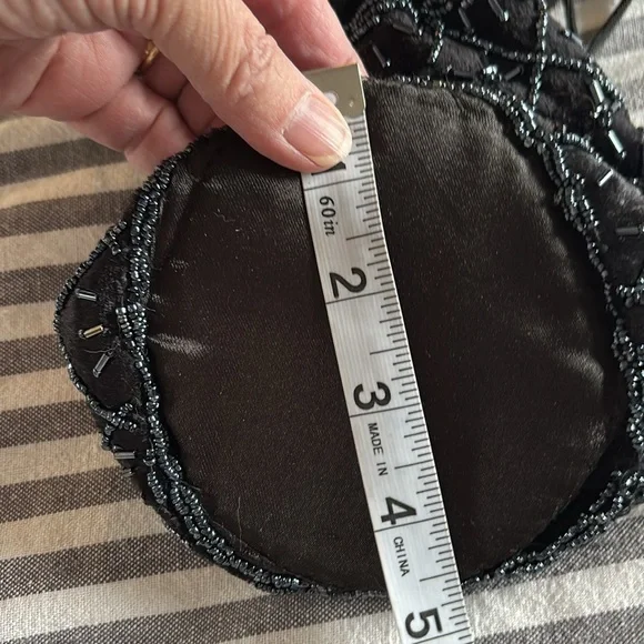 Sweet Vintage Beaded Drawstring Purse! - Picture 2 of 9